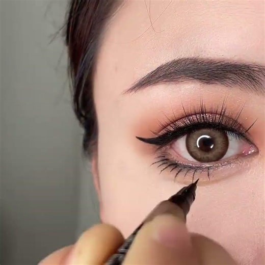EyelinerTutorialForBeginners #EyeMakeupTips #BeginnersEyeliner tutorial