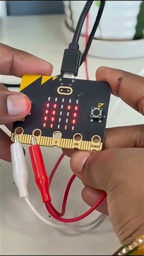 Dry Soil vs Wet Soil 😱 Arduino Moisture Sensor #shorts