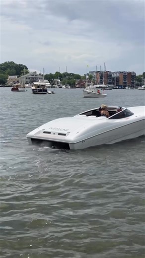 Sound up! 🔥🔥 Credits: @powerboat_hub follow @daily_dose_of_powerboats #raceboat #powerboat #speedboat #dailydoseofpowerboats #power | Daily Dose Of Powerboats