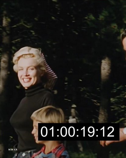 Rare footage of Marilyn Monroe on location filming of "River Of No Return" with Joe DiMaggio 1953
