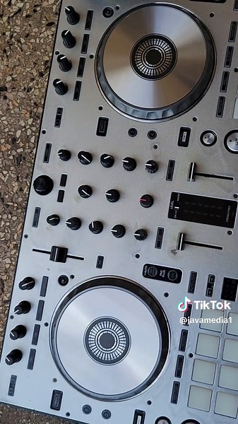 #pioneer DJ SR @JAVA MEDIA HOUSE OF DJEEYS💯🎶0701906358