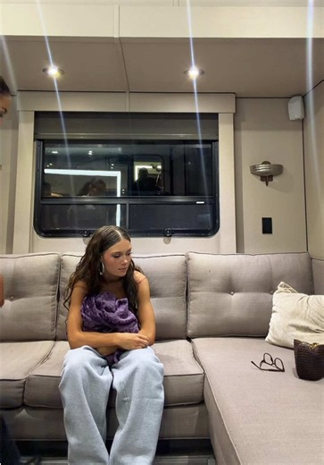 hailey bills (@haileybills1)’s video of hailey and sarah jane night 1