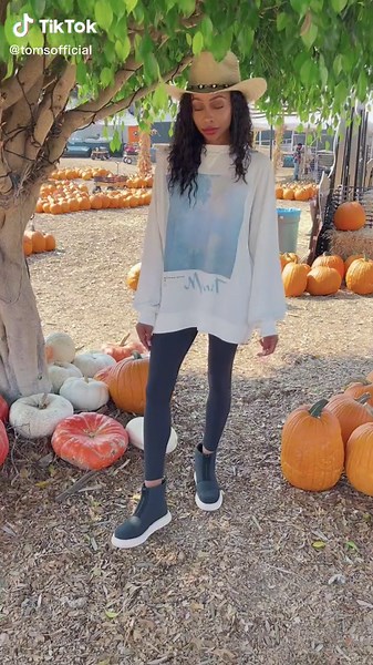 TOMS Mallow Boot: Stylish and Trendy for Fall