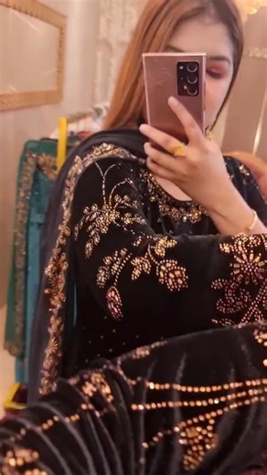 🔥 শীতের শুরুতেই রাজকন্যাদের জন্য স্পেশাল সারপ্রাইজ 🔥 🎉 ১ টাকা অগ্রিমও লাগবে না! 🎉 শুধু Style Safari তেই পাবেন এমন গর্জিয়াস ভেলভেট ড্রেস ❄️✨ 💎 ৩০,০০০ সারবাস্কি স্টোনে ফিনিশিং শীতের রাতের পার্টিতে স্পটলাইট ঠিক আপনার দিকেই থাকবে 😉 ✂️ ম্যাটেরিয়ালস: • কামিজ: অরিজিনাল চায়না ভেলভেট • ওরনা: মাইক্রো সফট জর্জেট • পাজামা: চায়না ভেলভেট 🎀 ফুল বডি ওরনা: মালয়েশিয়ান সারবাস্কি ও স্কোয়ার এলসিডি স্টোনের হাই কোয়ালিটি ডিজাইন গ্ল্যামার যেটা চোখ সরাতে দেবে না 😍 🚚 সারাদেশে ক্যাশ অন ডেলিভারি শীতে ঠান্ডা লাগবে, 