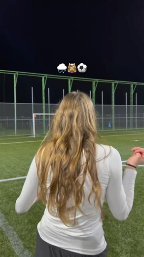 Tuana Hatipoğlu on Instagram: "relaxation session💆🏼‍♀️ 1,2,3,4? @tuanahaatipoglu"