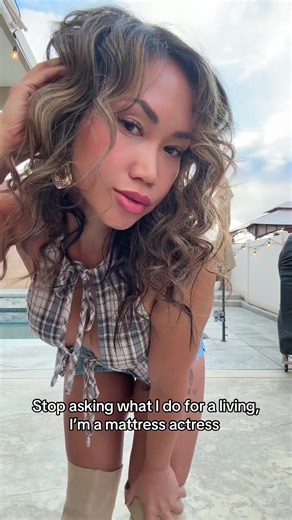 atq_model (@atq_model1)’s video of mattress actor