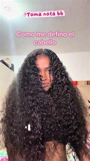 Cómo definir el cabello crespo sin complicaciones