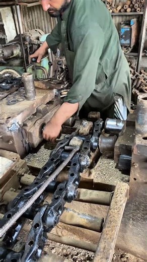 Excavator Track Chain Pin Installation #excavator #chain #restoration #machine