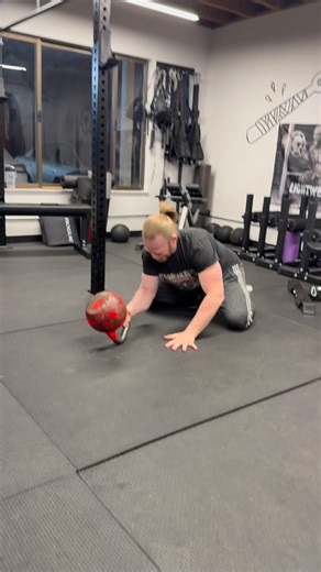 GRIP challenge💪 Ever seen this kettlebell grip exercise? You stand the bell up from the handle, rotate it, then stabilize it long to enough to reach under and snatch it without the bell dragging against the ground. It’s been around a while we were playing with it after class. This is sort of the story at 5am, coach Eric thinks he has something cool but forgets how old he is then Stephen comes along with youth incredible physical skills and smashes Eric’s good time🤣 Give it a try and let us kno