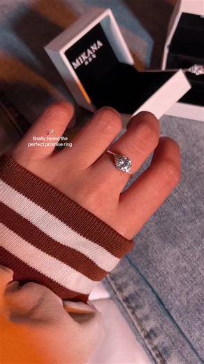 Find the Perfect Promise Ring for Her