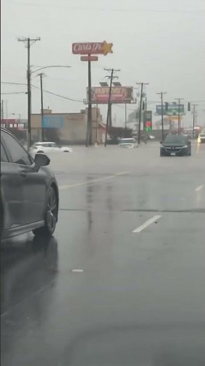 Flash flooding on N Market Street in Shreveport