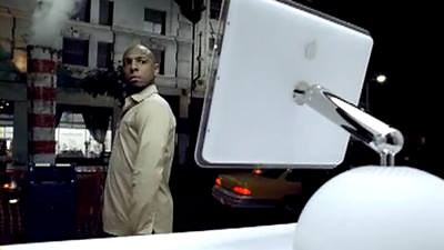 Apple - Window Agency: Tbwa Director: Kinka Usher Country: United States Released: June 2002 | advert.ge