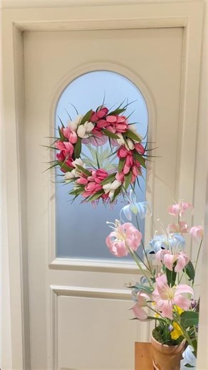 Elegant White & Red Tulip Wreath for Spring Weddings and Holidays