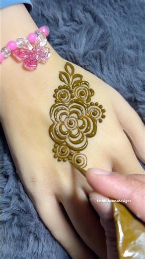 Very Simple Floral Henna Design #easymehndi #simplemehndi #henna #mehendi #hennadesign