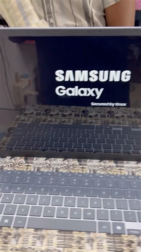 BUBBLE FREE LAPTOP💻SCREEN GUARD WITH 9H HARDNESS QUALITY#shorts #shortvideo #laptop #youtubeshorts