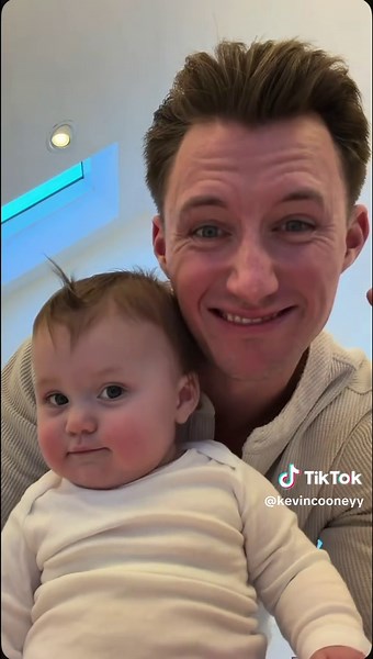 #ListerinePartner Turns out my morning breath needed backup 😂 Good thing I've got the new LISTERINE® On-The-Go Liquid Mouthwash Packets! Grab yours on Amazon; thank me later! @ListerineOfficial