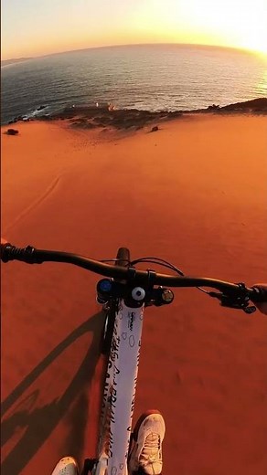 Surfing dunes with a view 👀🇨🇱