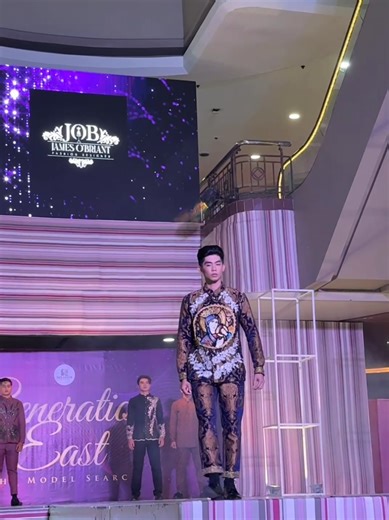 Dreaming of a Full-Time Modeling Career