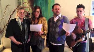 GLORIA (ANGELS WE HAVE HEARD ON HIGH) Lyrics - HILLSONG UNITED | eLyrics.net