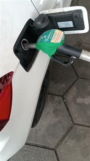 😂 Ich tanke immer nur für 10€ ⛽💸