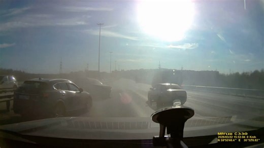 Sudden lane change causes multi-vehicle collision on ring road in St. Petersburg, Russia