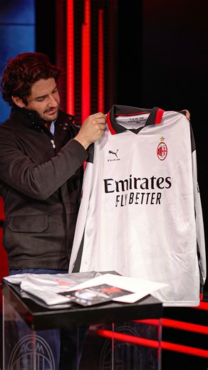 Icons recognise icons 🤍 | AC Milan