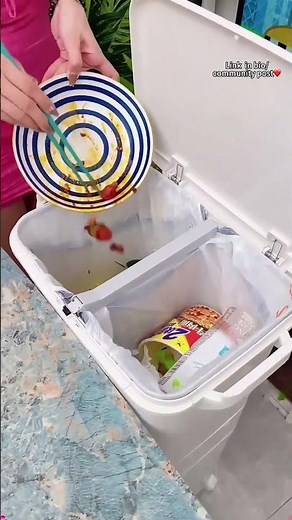 Revolutionize your kitchen with this large, double-layer wet & dry separation trash can! 🚮