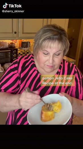 Delicious Lemon Jello Cake Recipe