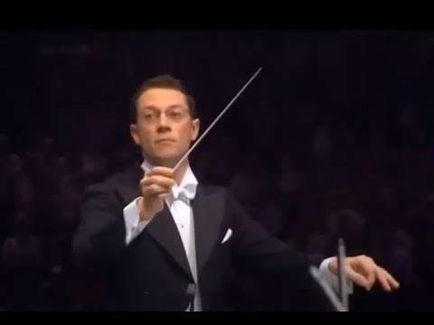 John Wilson conducts "Oklahoma!" Overture & Two Vocal Numbers