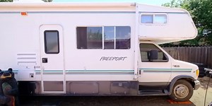 This Class C RV Is a Spacious Motorhome With Two Bedrooms and a Fully Equipped Kitchen