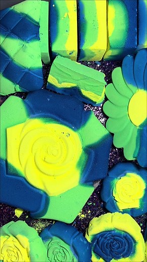 Mesmerizing Neon Chalk Art: Blue, Yellow & Green Crush