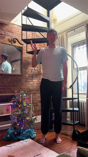 Boyfriend Learns Korean Sebae for New Year's