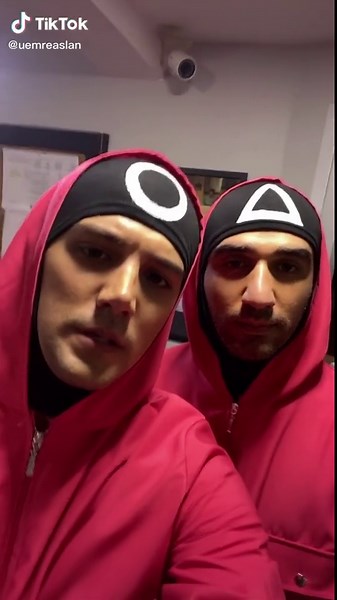 Pink Soldiers in a Hilarious Squid Game Parody | Emre Aslan
