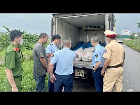 Hơn 1 tấn lòng lợn ôi thiu trên đường vận chuyển tiêu thụ thì bị kiểm tra, thu giữ