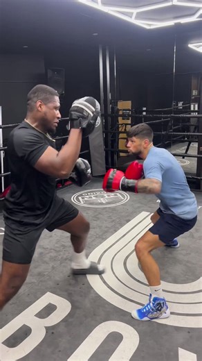 "In this game 1% makes a difference." Joe Cordina unveils blistering combinations on hand pads