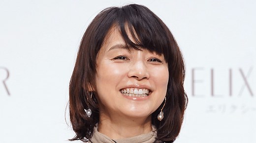 石田ゆり子(56)ソファで家族がくつろぐ生活感あふれる自宅の様子公開「温かさを感じます」「幸せな日常のお裾分け」 - ABEMAエンタメ - 話題のSNS (ニュース) | 無料動画・見逃し配信を見るなら | ABEMA
