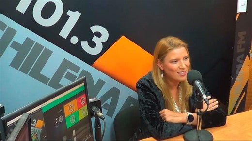 Revisa el séptimo capítulo del programa de entrevistas "Influyentes”. Espacio radial que tuvo como invitada a la sanantonina Paulina Jara Guzmán, Cantante profesional de eventos y entretenimientos en vivo. Este programa es financiado por el Fondo de Fomento de Medios de Comunicación Social 2025, del Gobierno de Chile y del Consejo regional de Valparaíso. | Canal 2 / Chilena FM San Antonio