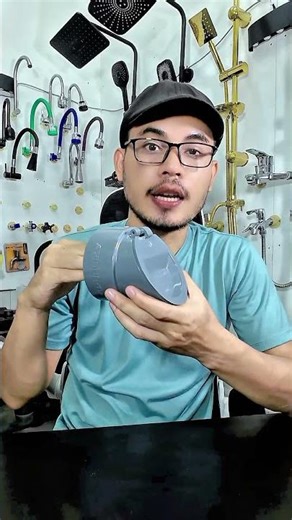 Backflow valve for drain pipe closure