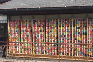Il chauffe l'intégralité de sa maison avec un radiateur solaire composé de 784 canettes