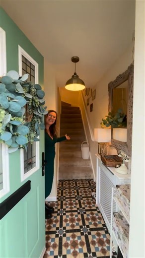 David & Jenny on Instagram: "JUST LAUNCHED | £260,000 | Long Lawford, Rugby 🏠 The One You’ve Been Waiting For Whether you’re a first-time buyer or ready to find your forever home, this charming 3-bed linked semi ticks every box — and it’s ready to welcome you in. ✨ Highlights: 🛏️ Two spacious double bedrooms + a generous single 🗄️ Built-in storage throughout 🌿 Private, not-overlooked rear garden 🚗 Driveway parking for two vehicles 📍 Located in a desirable area of Long Lawford 💬 “From the 