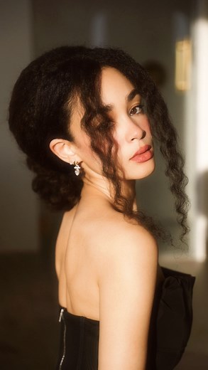 Shannon on Instagram: "Adding a bit of depth & sparkle to take my everyday makeup from day time to date night💄"