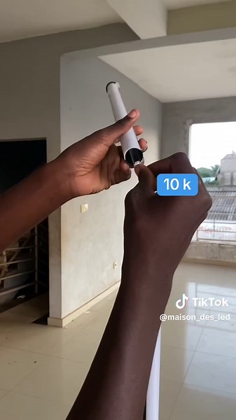 Led Floor Lamp multicolore avec des milliers de couleurs disponibles avec télecommande , contrôlable également avec télécommande . #led #afriquetiktok🇨🇲🇨🇮🇨🇩🇲🇱🇹🇬🇬🇦🇸🇳 #togolais228🇹🇬 #light #décoration