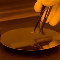 Video: Surface Enhanced Raman Spectroscopy Detection of Biomolecules Using EBL Fabricated Nanostructured Substrates
