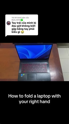 How to Fold a Laptop with Your Right Hand