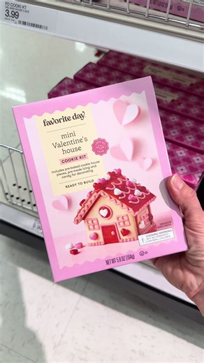 Target 🎯 has the cutest cookie kits! @target #target #targetfinds #valentinesday #cookies