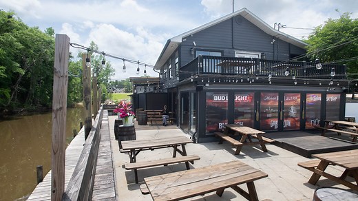 The Fishing Hole opens 3rd location offering cocktails, seafood and music on Escambia River