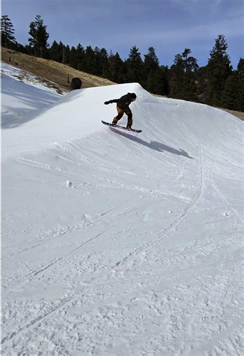 Big Bear Mountain! Snowboarding with the Crew 🏂 #bigbearcalifornia #snowboardtiktok #bearmountain #snowboardinglife