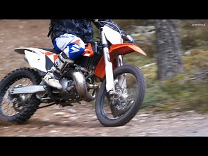 KTM SX 250 - Incredible 2-Stroke Sounds