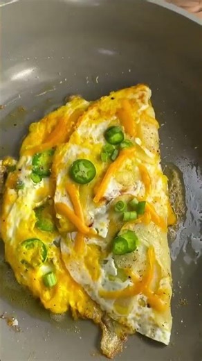 Cheesy potato egg omelette omelet breakfast brunchThe perfect healthy breakfast to keep you