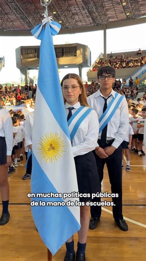 Secretaría de Ambiente y Desarrollo Sustentable SMT on Instagram: "Acompañamos a la Dirección de Educación en el Acto de Finalización del Ciclo Lectivo 2025 en el Palacio de los Deportes, junto a distintas escuelas de la ciudad, muchas de ellas con las que trabajamos durante todo el año junto a docentes y estudiantes desde una mirada ambiental. 🌱📚 Celebramos su compromiso y destacamos la hermosa decoración realizada con materiales reciclados, un reflejo del aprendizaje, la creatividad y el cui